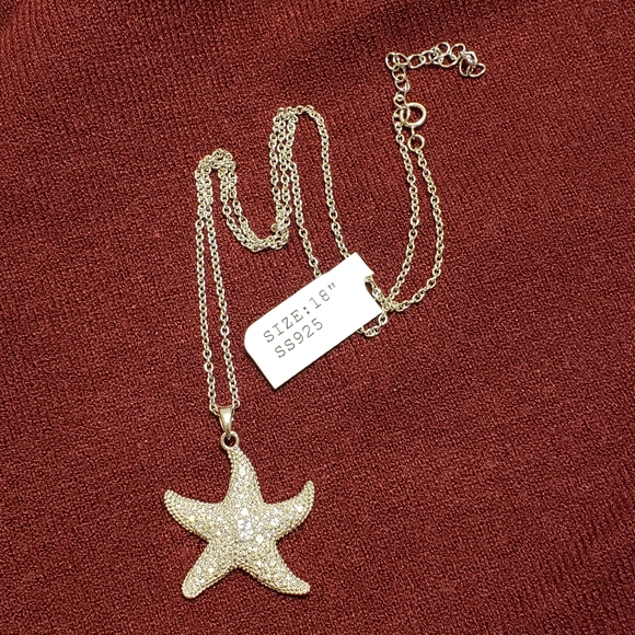 Grade AAA CZ .925 Silver Starfish Necklace - Picture 4 of 8